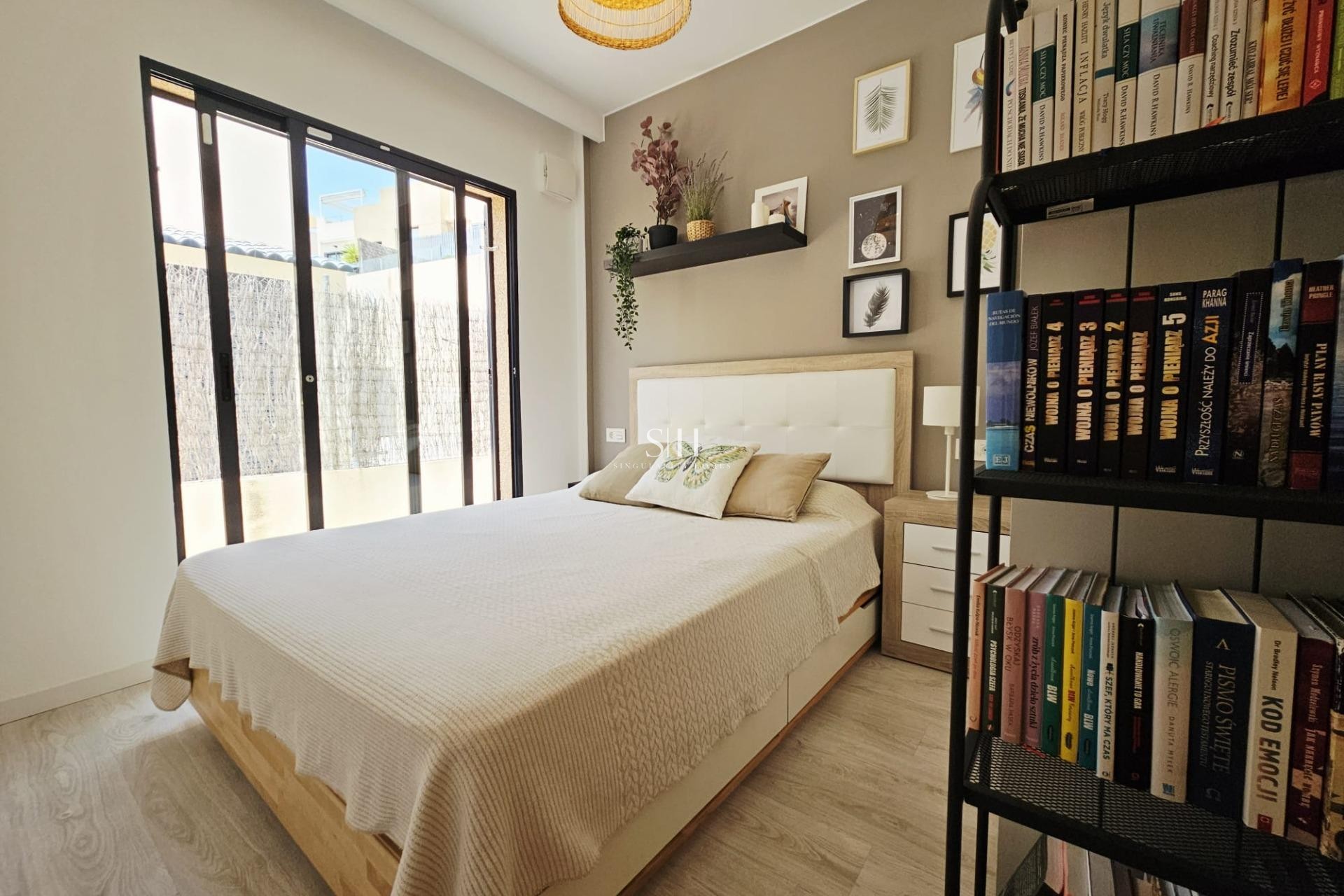 Återförsäljning - Villa - Orihuela Costa - La Regia