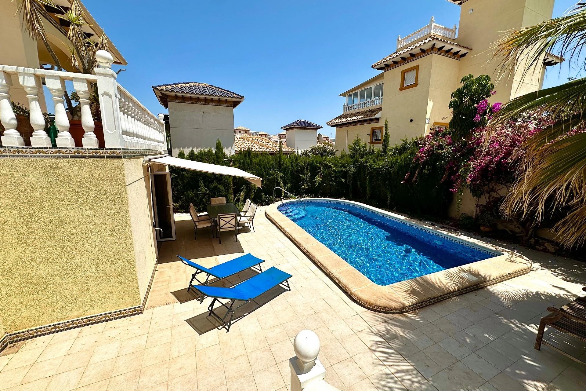 Återförsäljning - Villa - Orihuela Costa - La Zenia