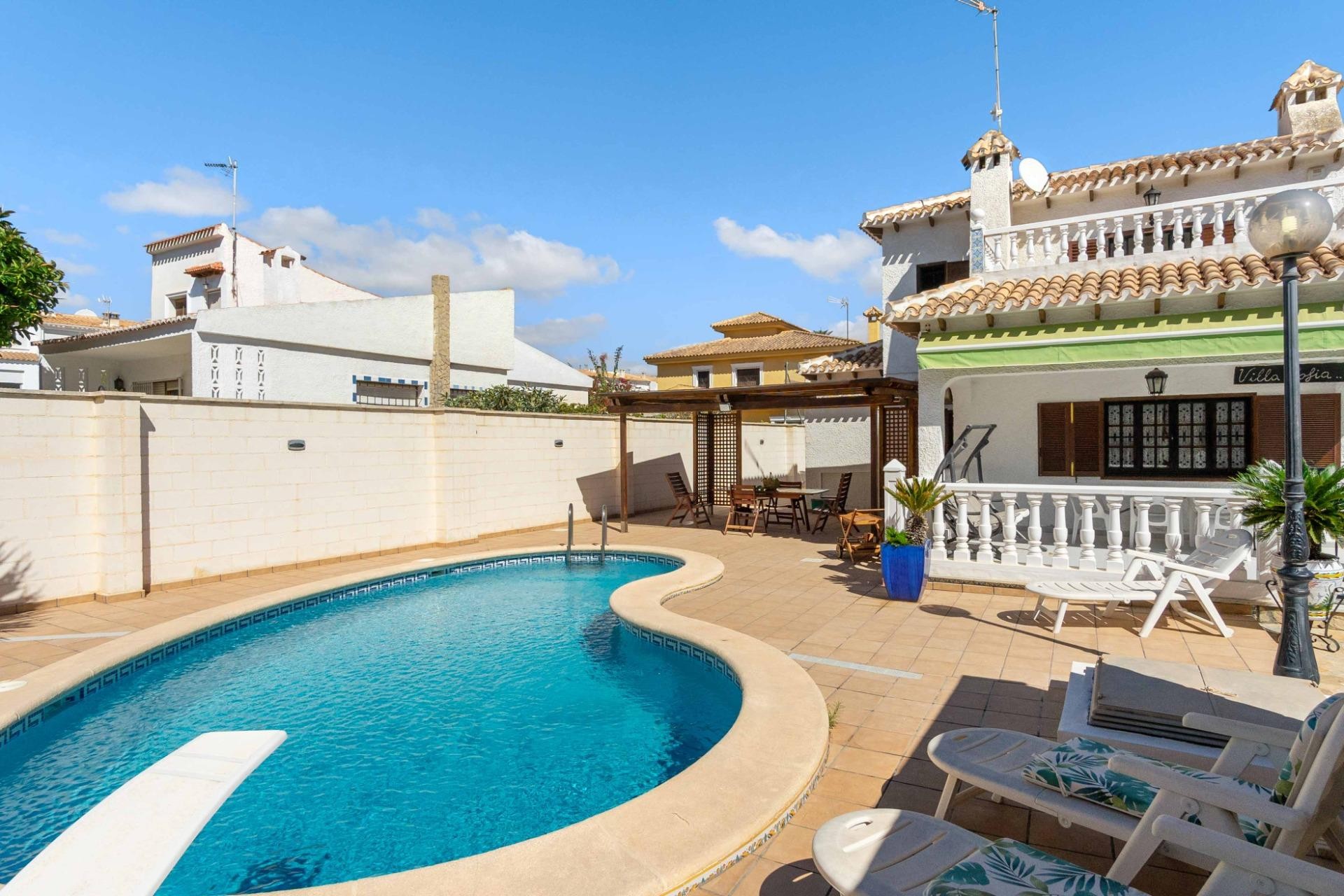 Återförsäljning - Villa - Orihuela Costa - La Zenia