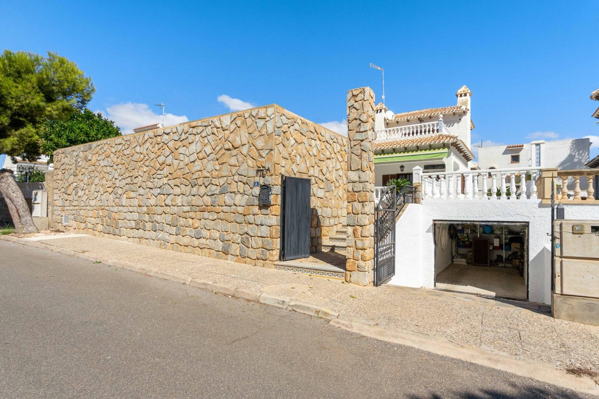 Återförsäljning - Villa - Orihuela Costa - La Zenia