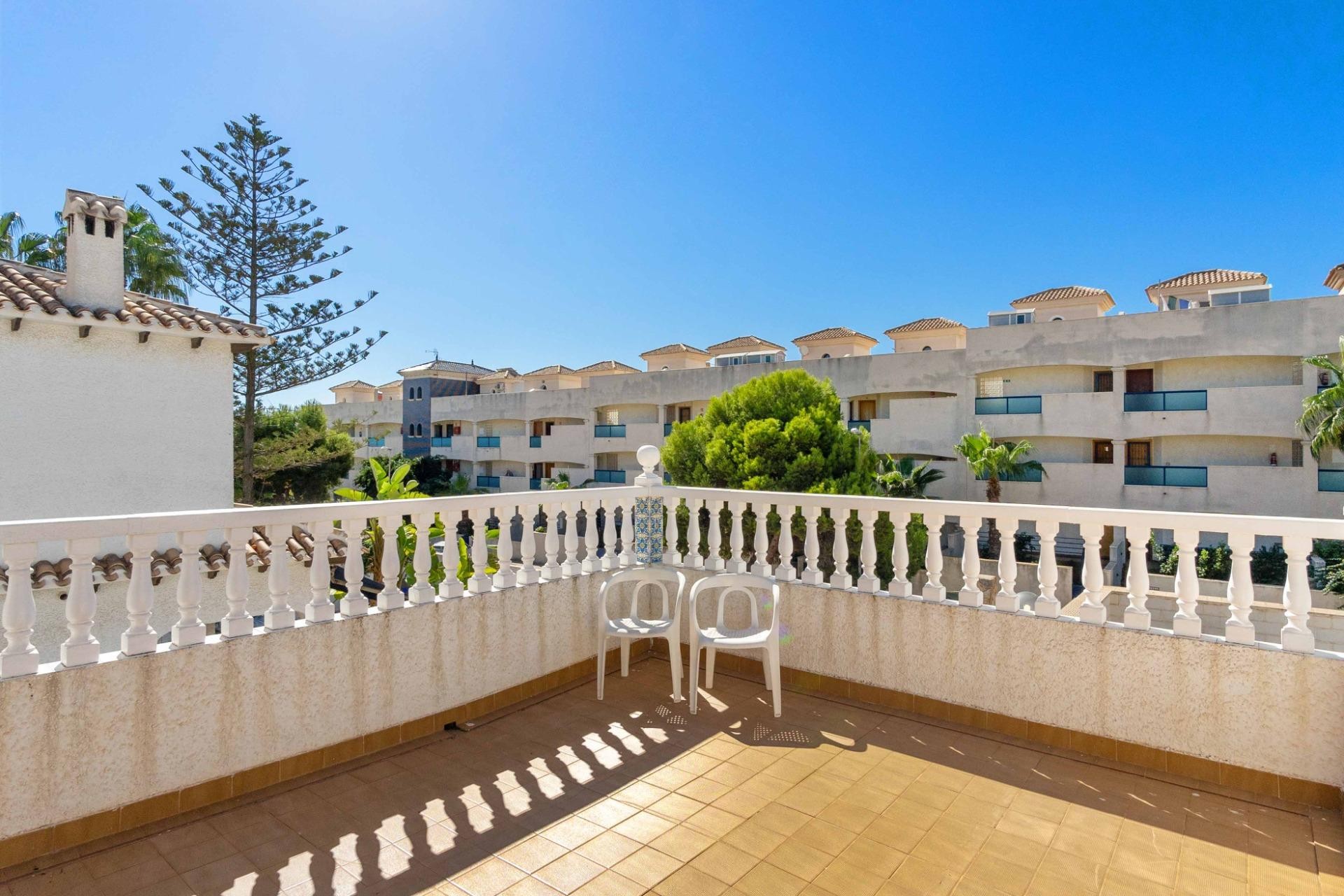 Återförsäljning - Villa - Orihuela Costa - La Zenia