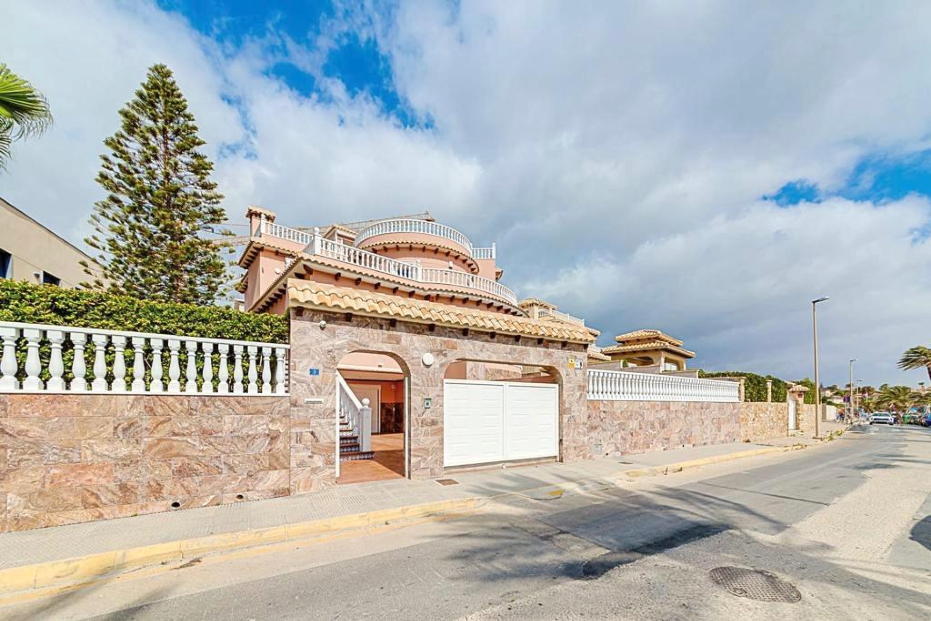 Återförsäljning - Villa - Orihuela Costa - La Zenia