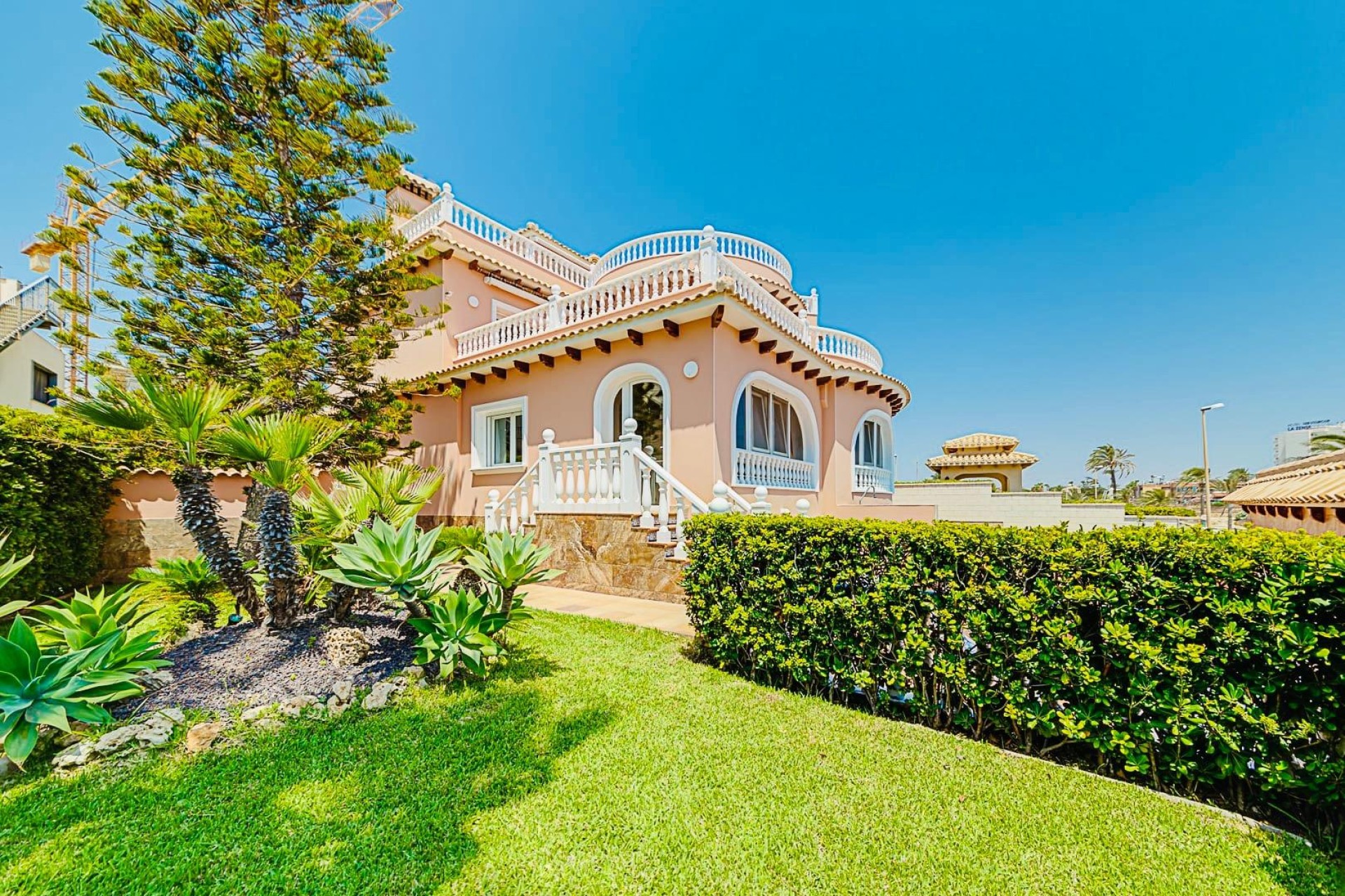 Återförsäljning - Villa - Orihuela Costa - La Zenia