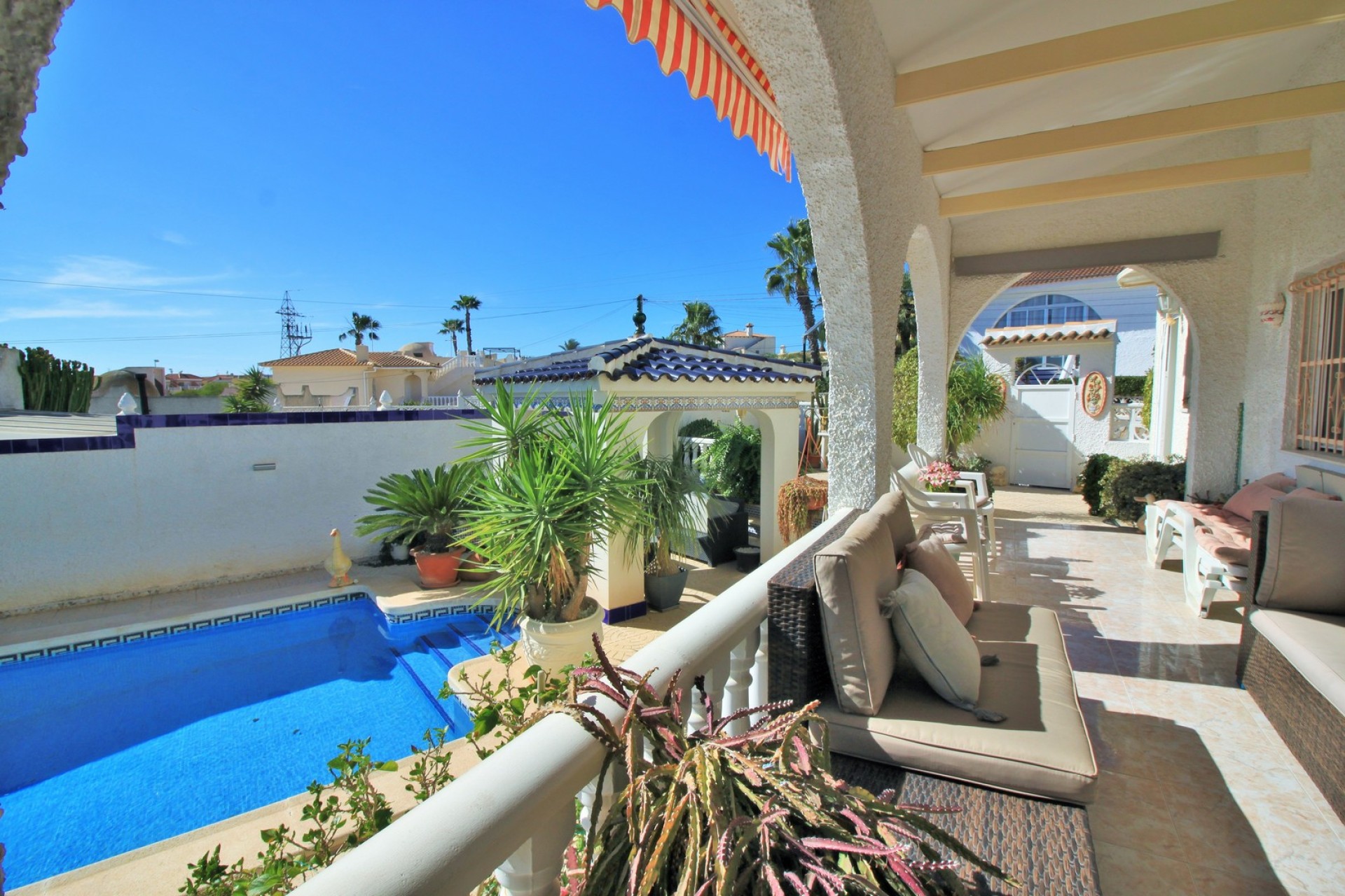 Återförsäljning - Villa - Orihuela Costa - Las Filipinas