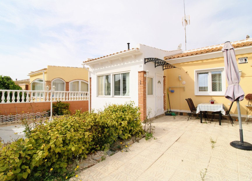 Återförsäljning - Villa - Orihuela Costa - Las Mimosas