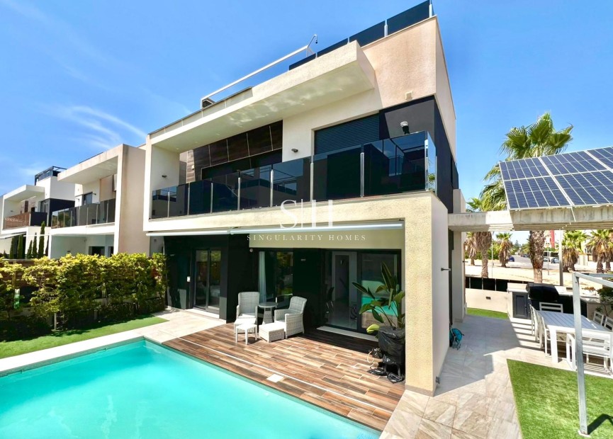 Återförsäljning - Villa - Orihuela Costa - Lomas de Cabo Roig