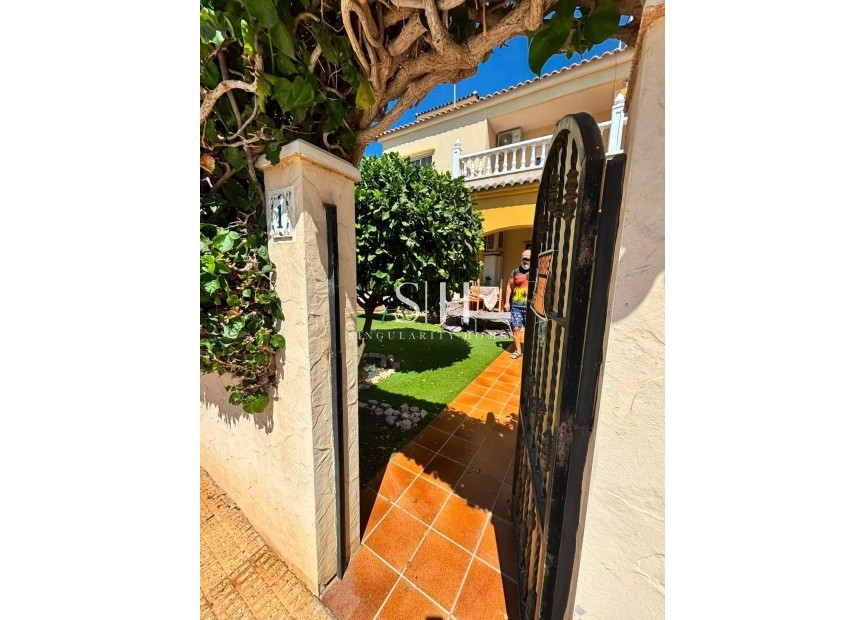 Återförsäljning - Villa - Orihuela Costa - Lomas de Cabo Roig