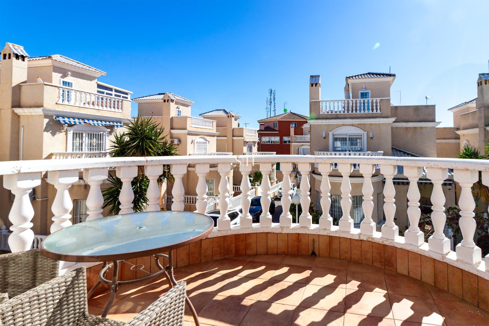 Återförsäljning - Villa - Orihuela Costa - Los Almendros-la Florida