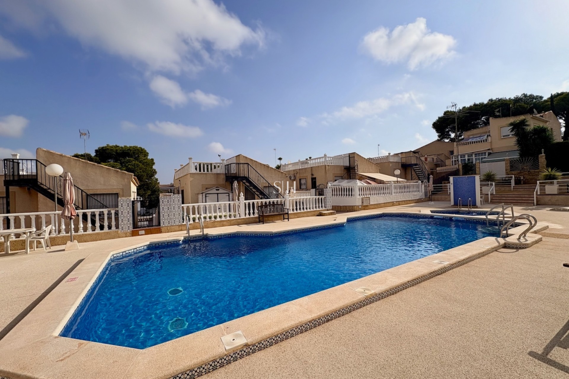 Återförsäljning - Villa - Orihuela Costa - Los Balcones