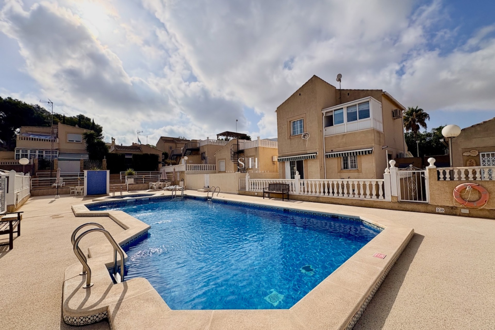 Återförsäljning - Villa - Orihuela Costa - Los Balcones