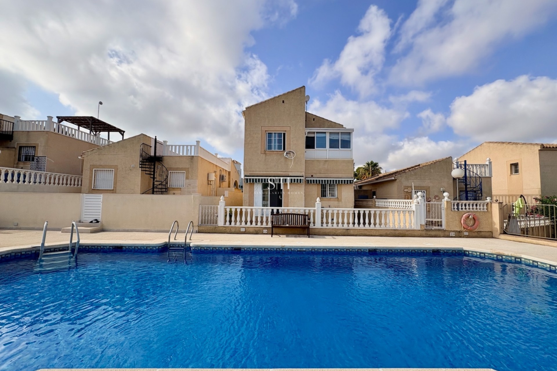 Återförsäljning - Villa - Orihuela Costa - Los Balcones