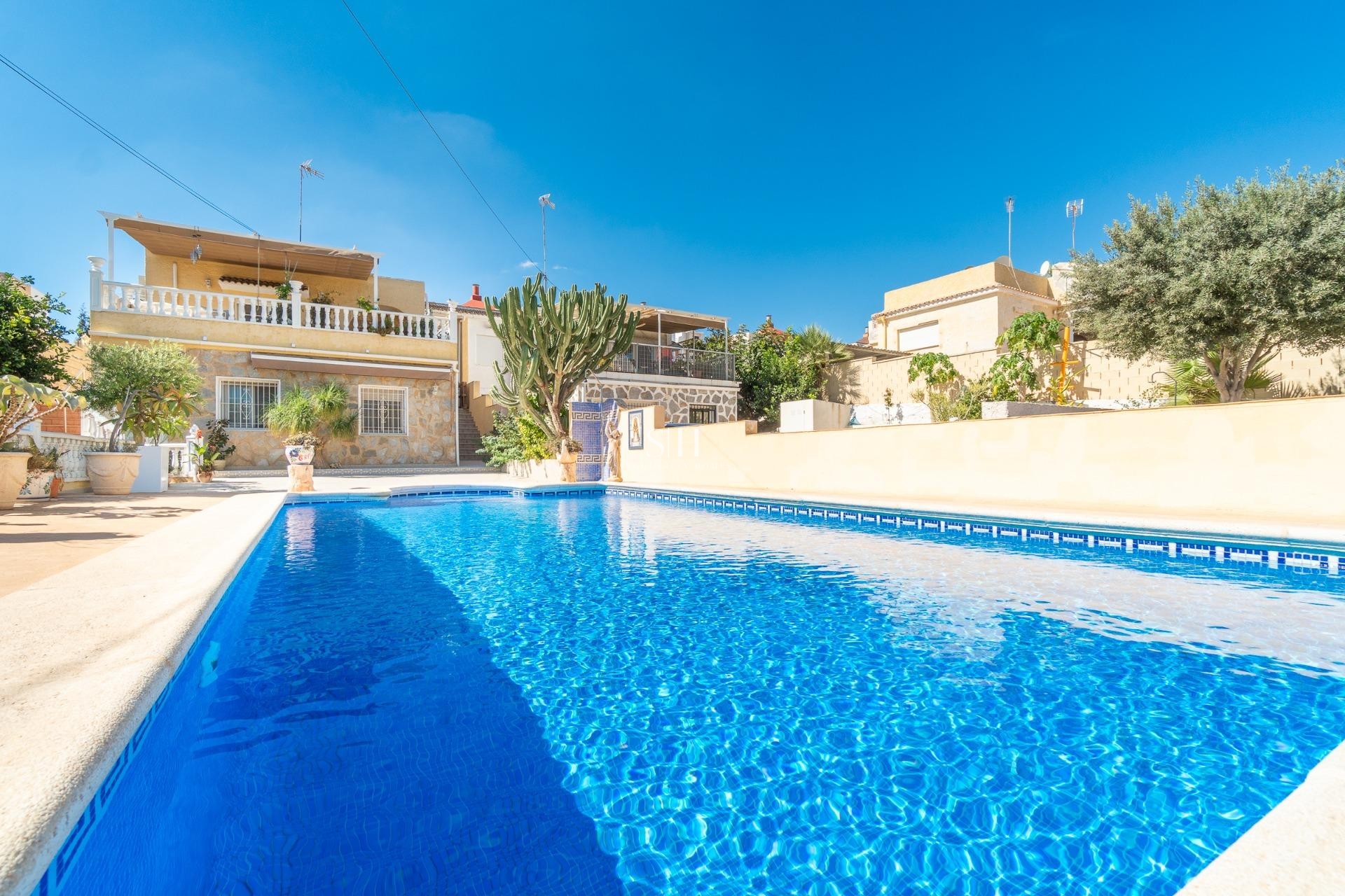 Återförsäljning - Villa - Orihuela Costa - Los Balcones