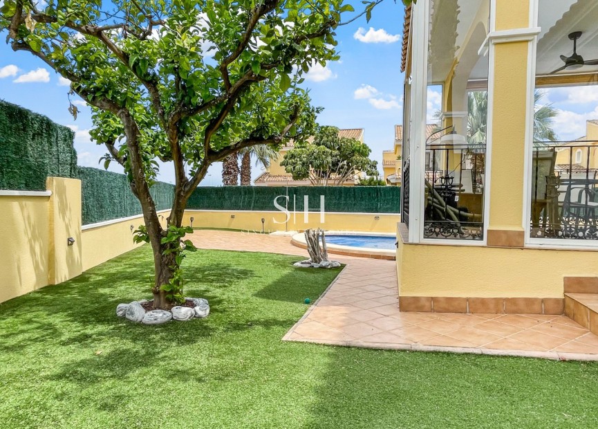 Återförsäljning - Villa - Orihuela Costa - Los Dolses