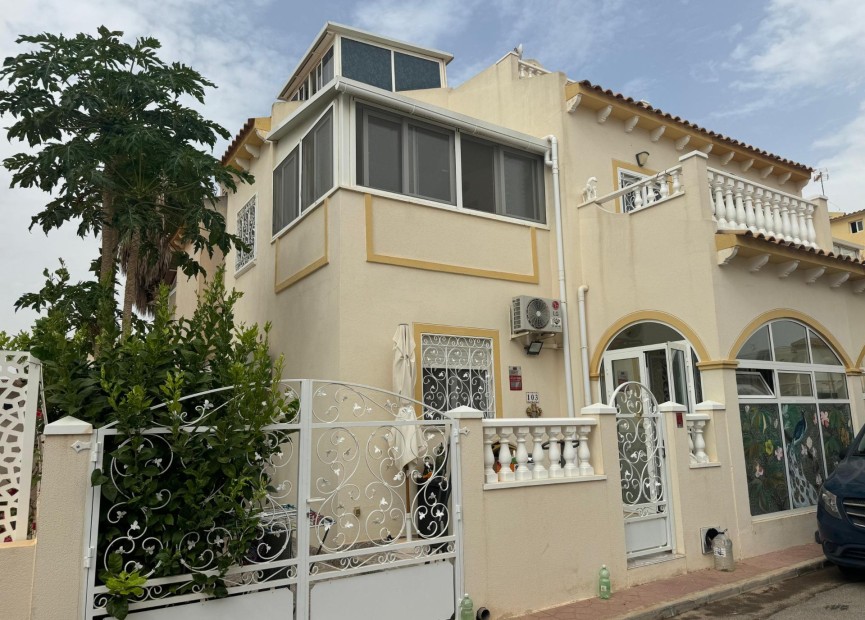 Återförsäljning - Villa - Orihuela Costa - Los Dolses