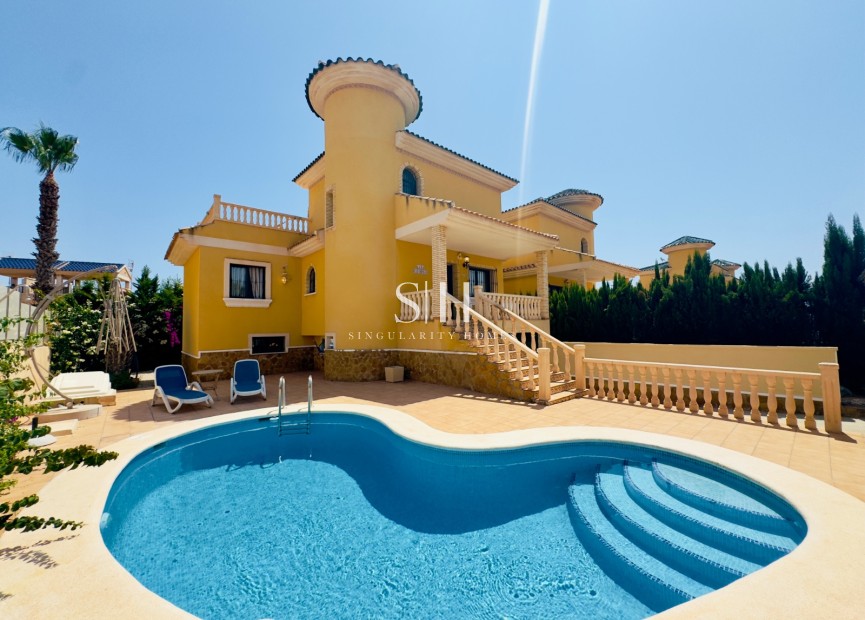 Återförsäljning - Villa - Orihuela Costa - PAU 26