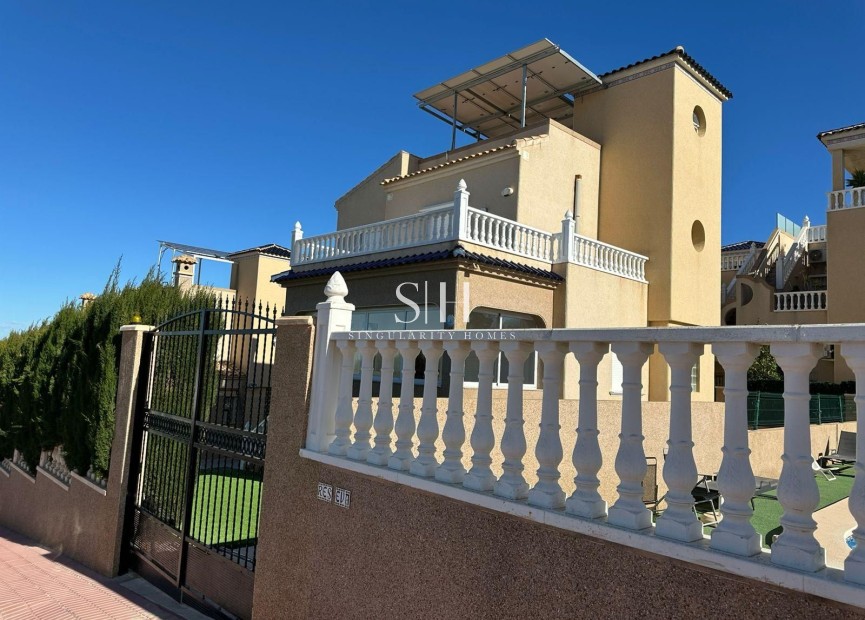 Återförsäljning - Villa - Orihuela Costa - PAU 26