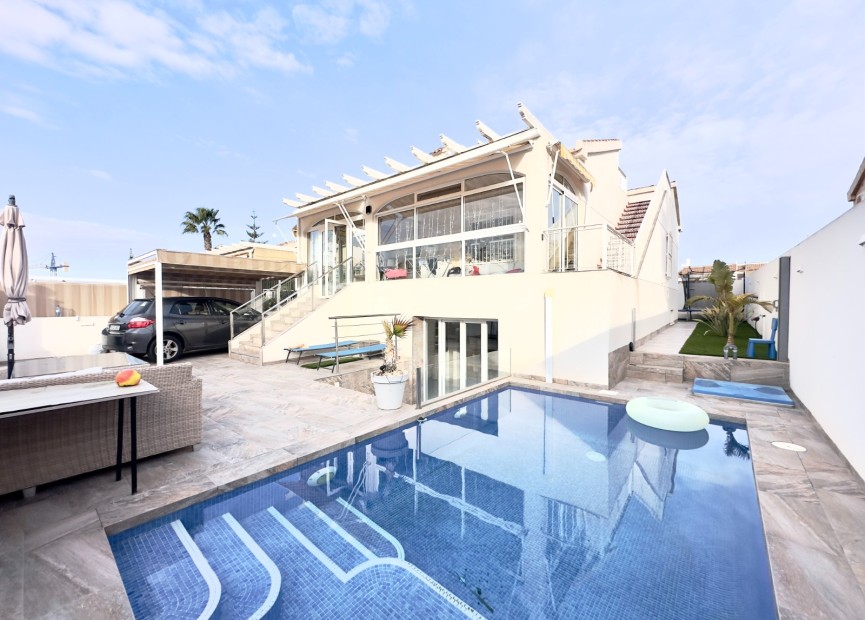 Återförsäljning - Villa - Orihuela Costa - Playa Flamenca