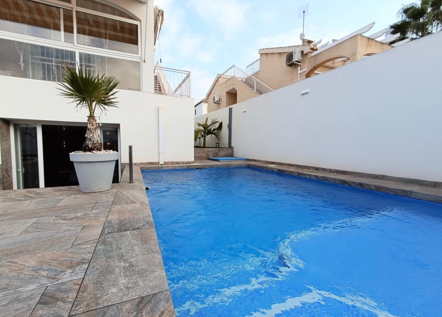 Återförsäljning - Villa - Orihuela Costa - Playa Flamenca