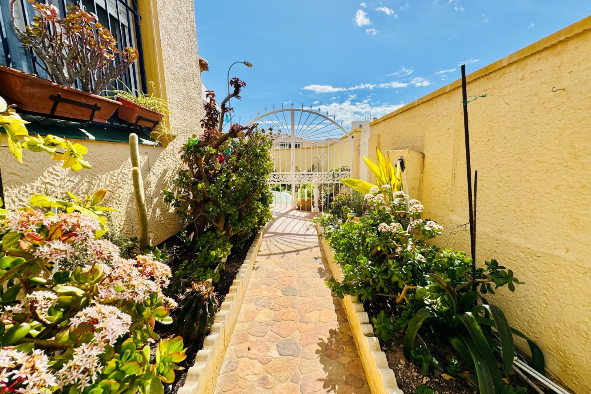 Återförsäljning - Villa - Orihuela Costa - Playa Flamenca