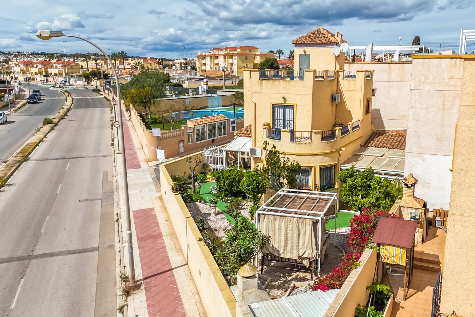 Återförsäljning - Villa - Orihuela Costa - Playa Flamenca