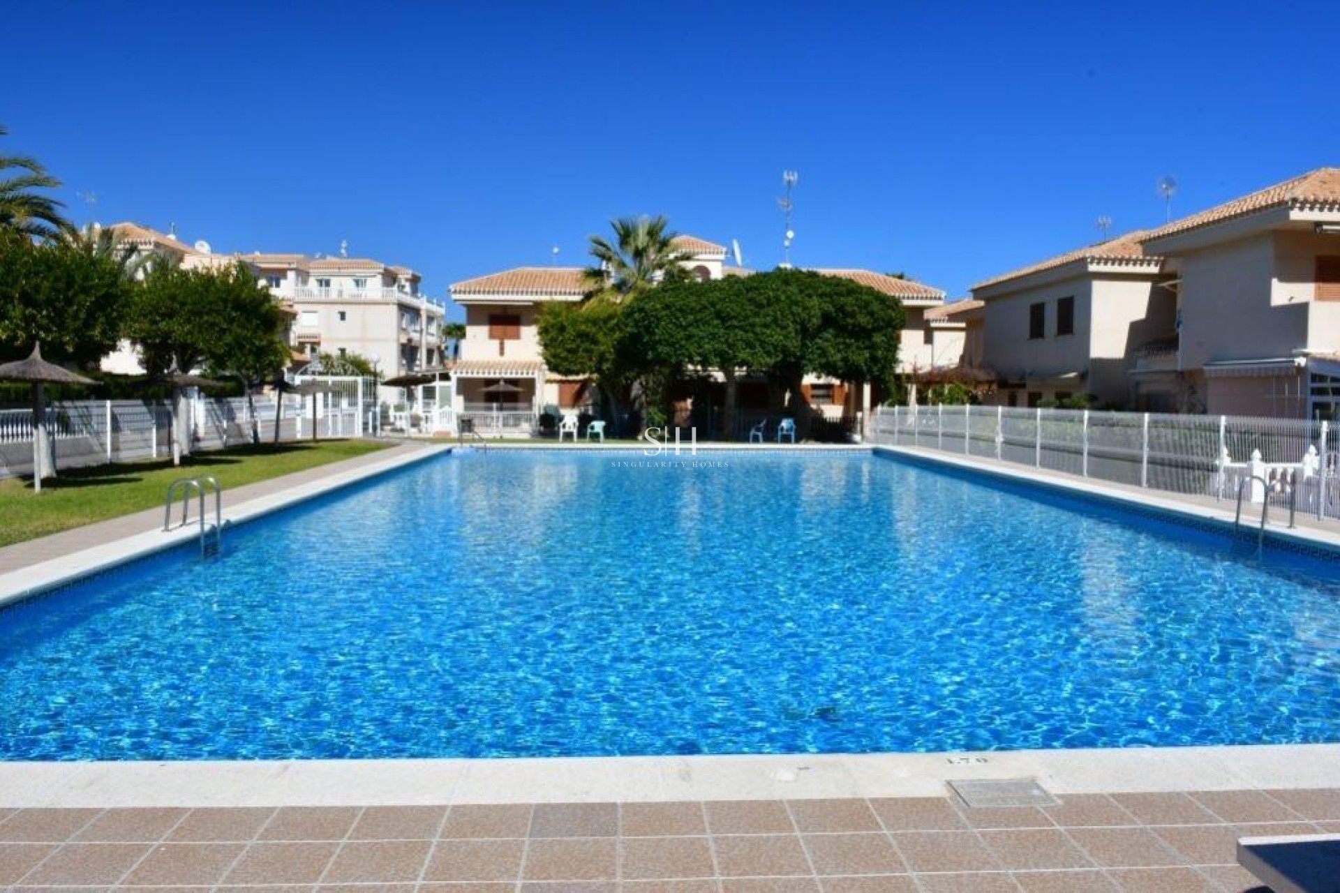 Återförsäljning - Villa - Orihuela Costa - Playa Flamenca