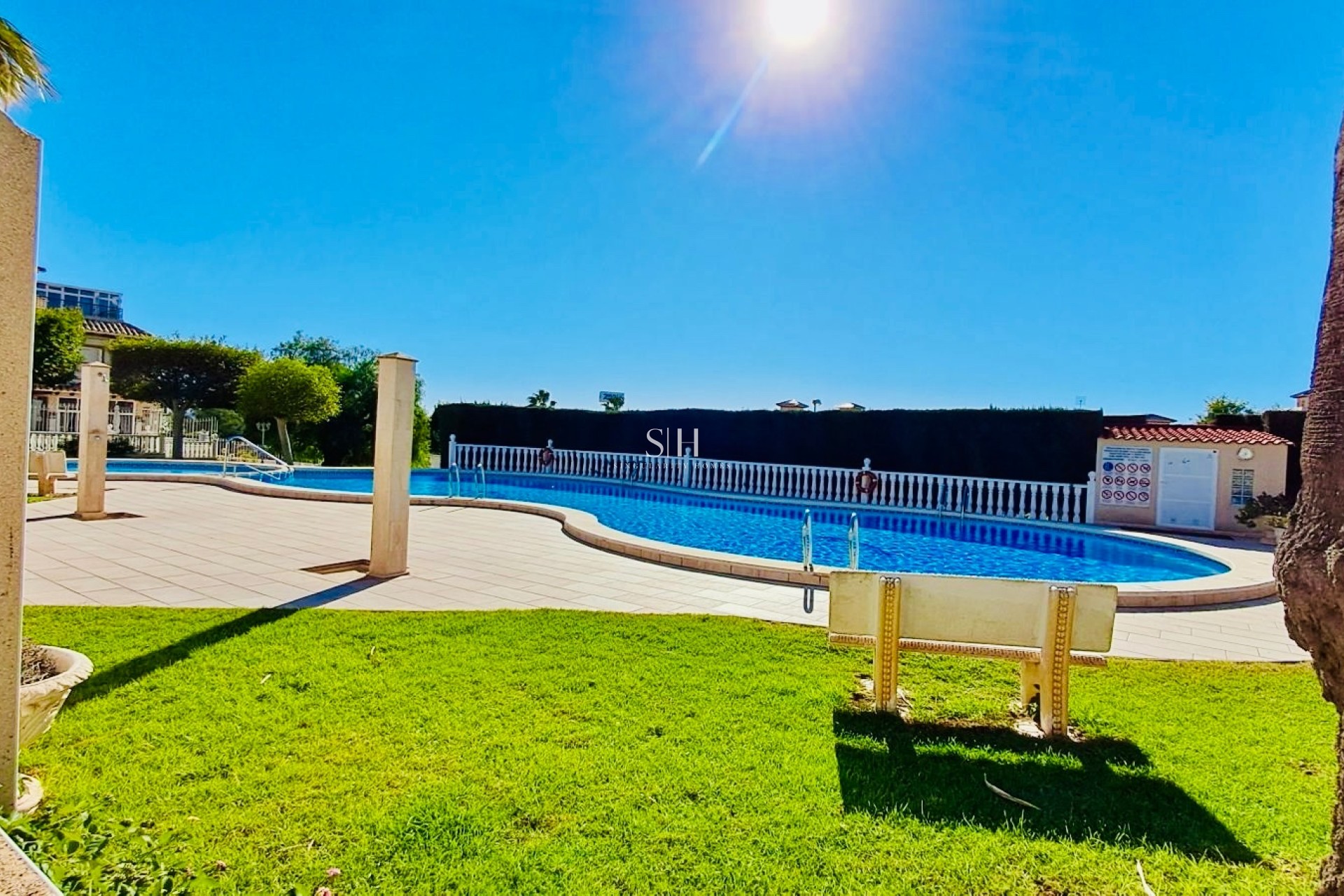 Återförsäljning - Villa - Orihuela Costa - Playa Flamenca