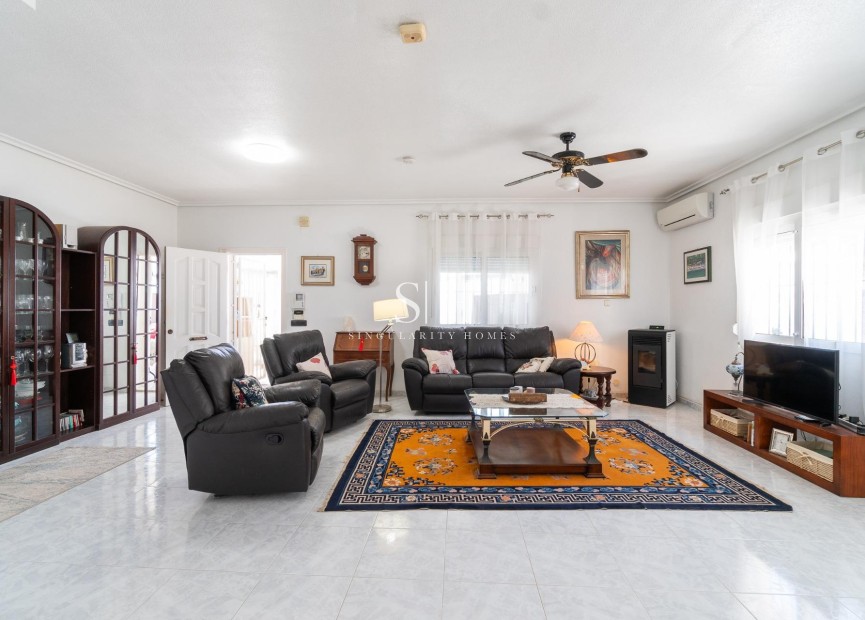 Återförsäljning - Villa - Orihuela Costa - Playa Flamenca