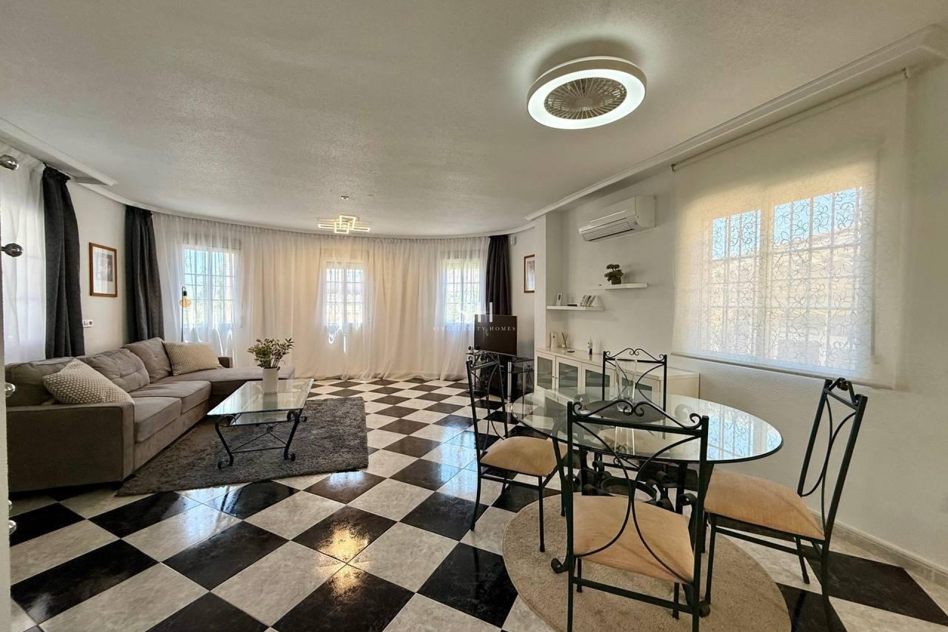 Återförsäljning - Villa - Orihuela Costa - Playa Flamenca