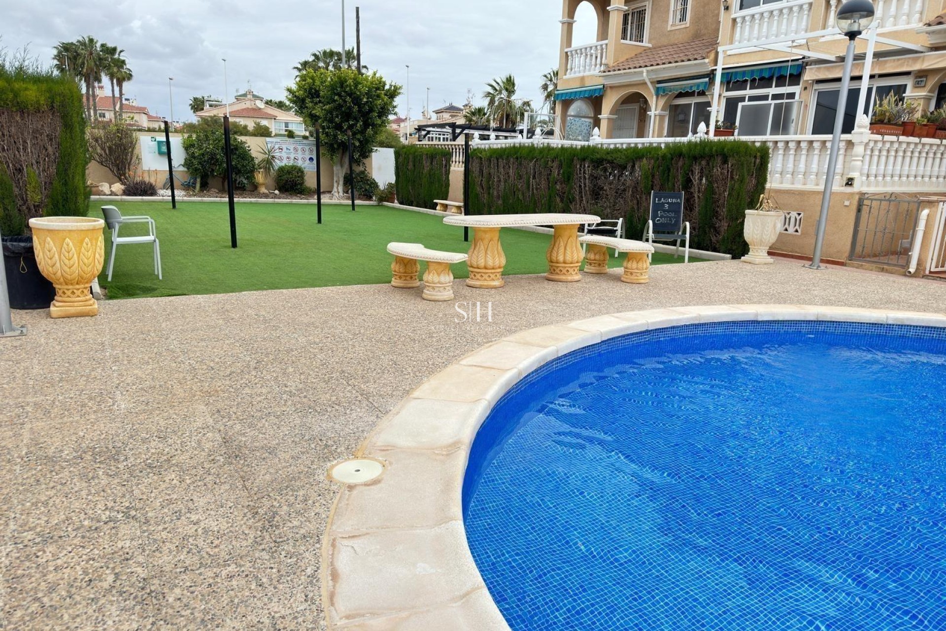 Återförsäljning - Villa - Orihuela Costa - Playa Flamenca