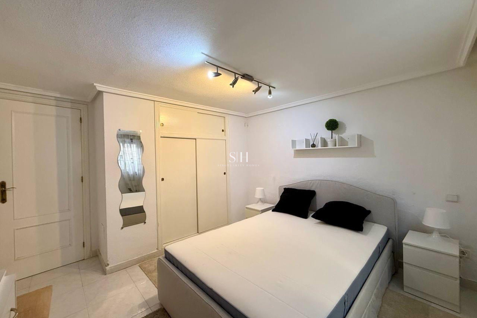 Återförsäljning - Villa - Orihuela Costa - Playa Flamenca