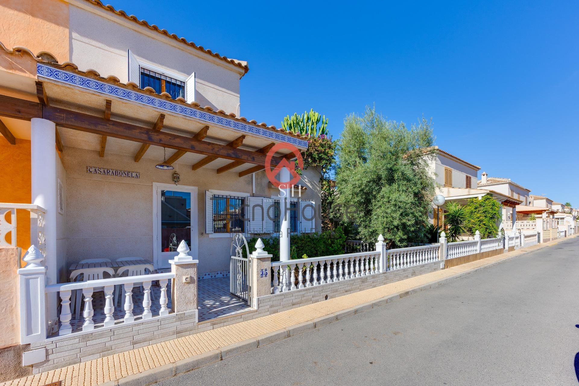Återförsäljning - Villa - Orihuela Costa - Playa Flamenca