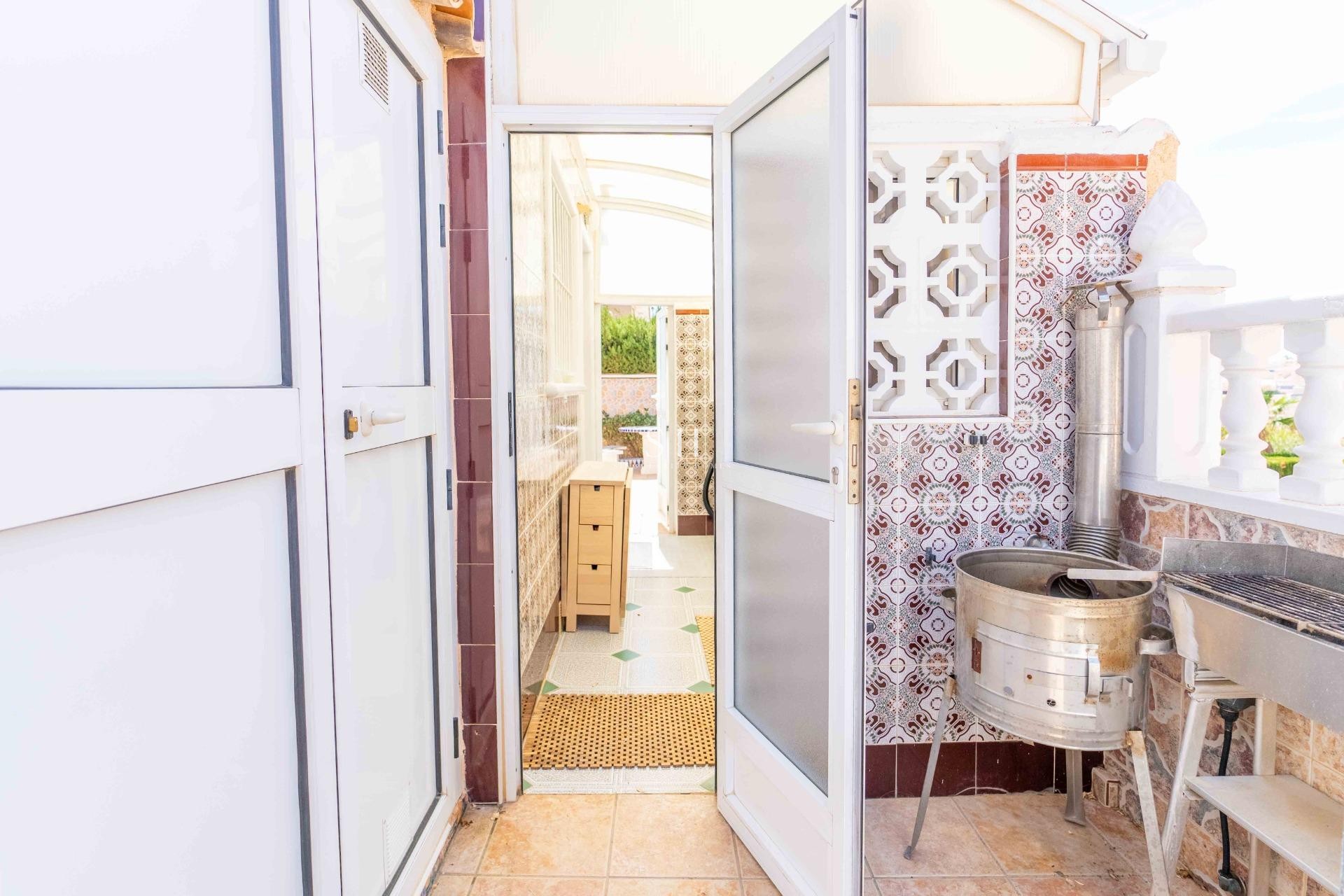 Återförsäljning - Villa - Orihuela Costa - Punta Prima