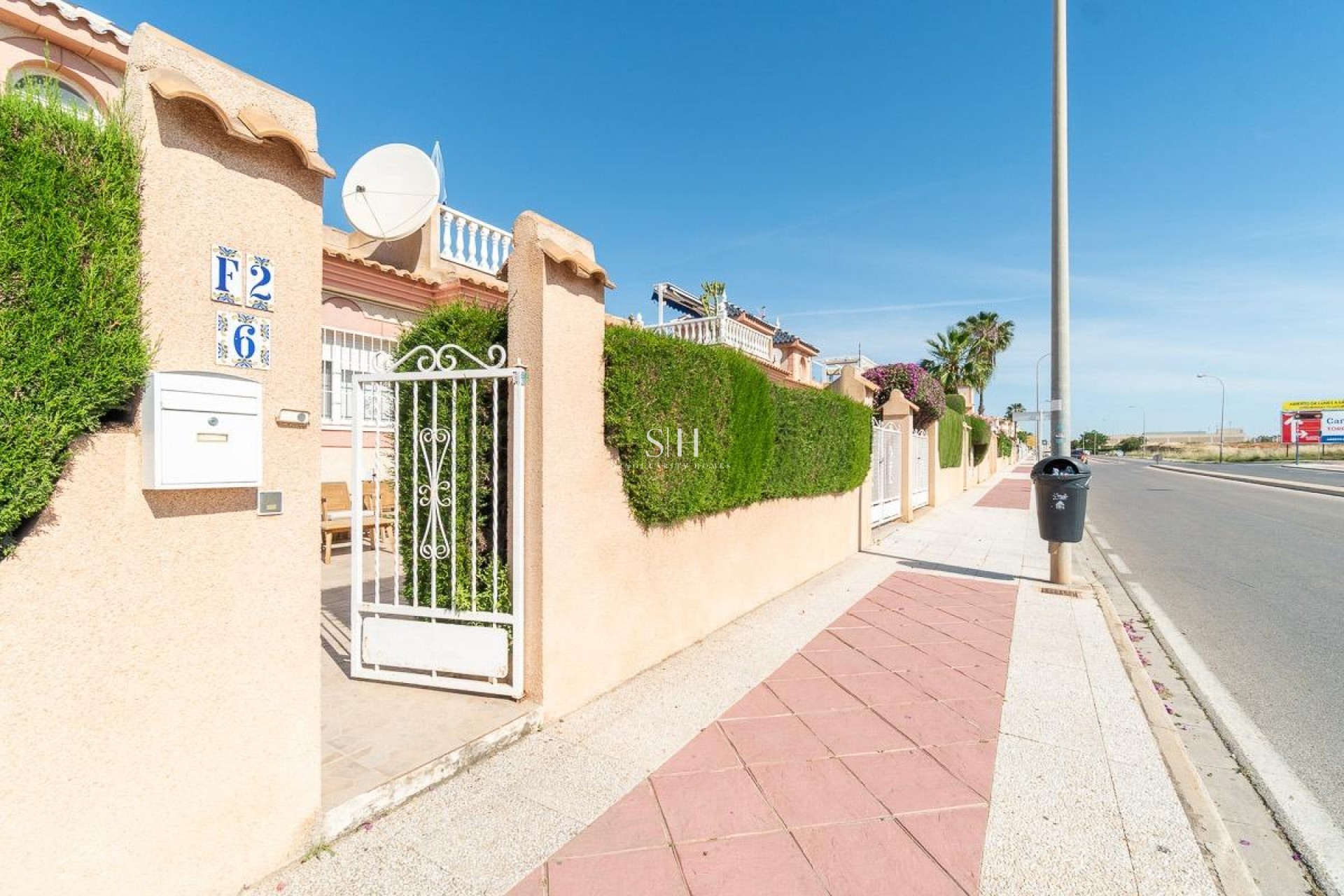Återförsäljning - Villa - Orihuela Costa - Punta Prima