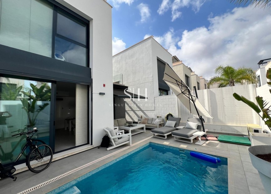 Återförsäljning - Villa - Orihuela Costa - Villamartín-las Filipinas