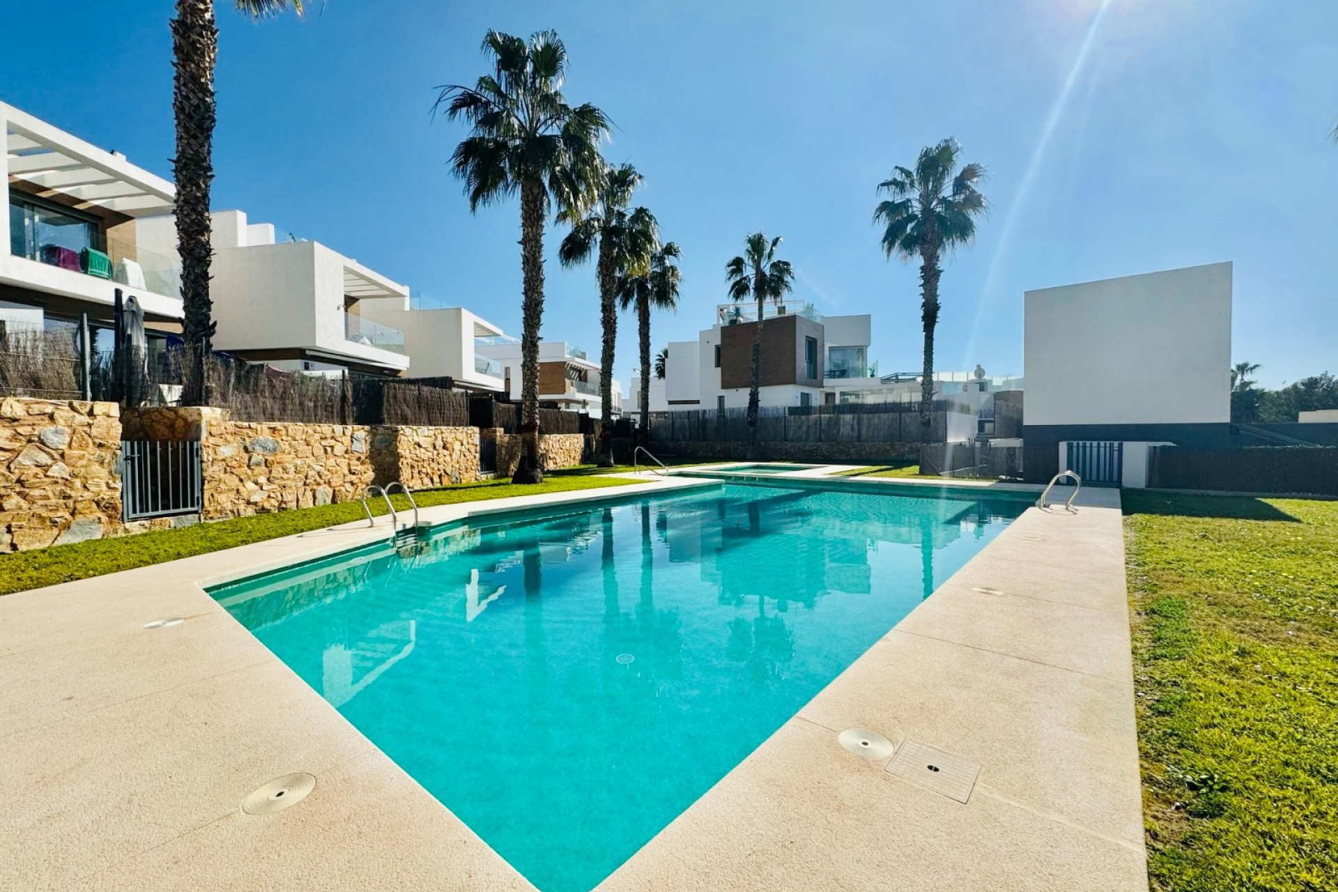 Återförsäljning - Villa - Orihuela Costa - Villamartín