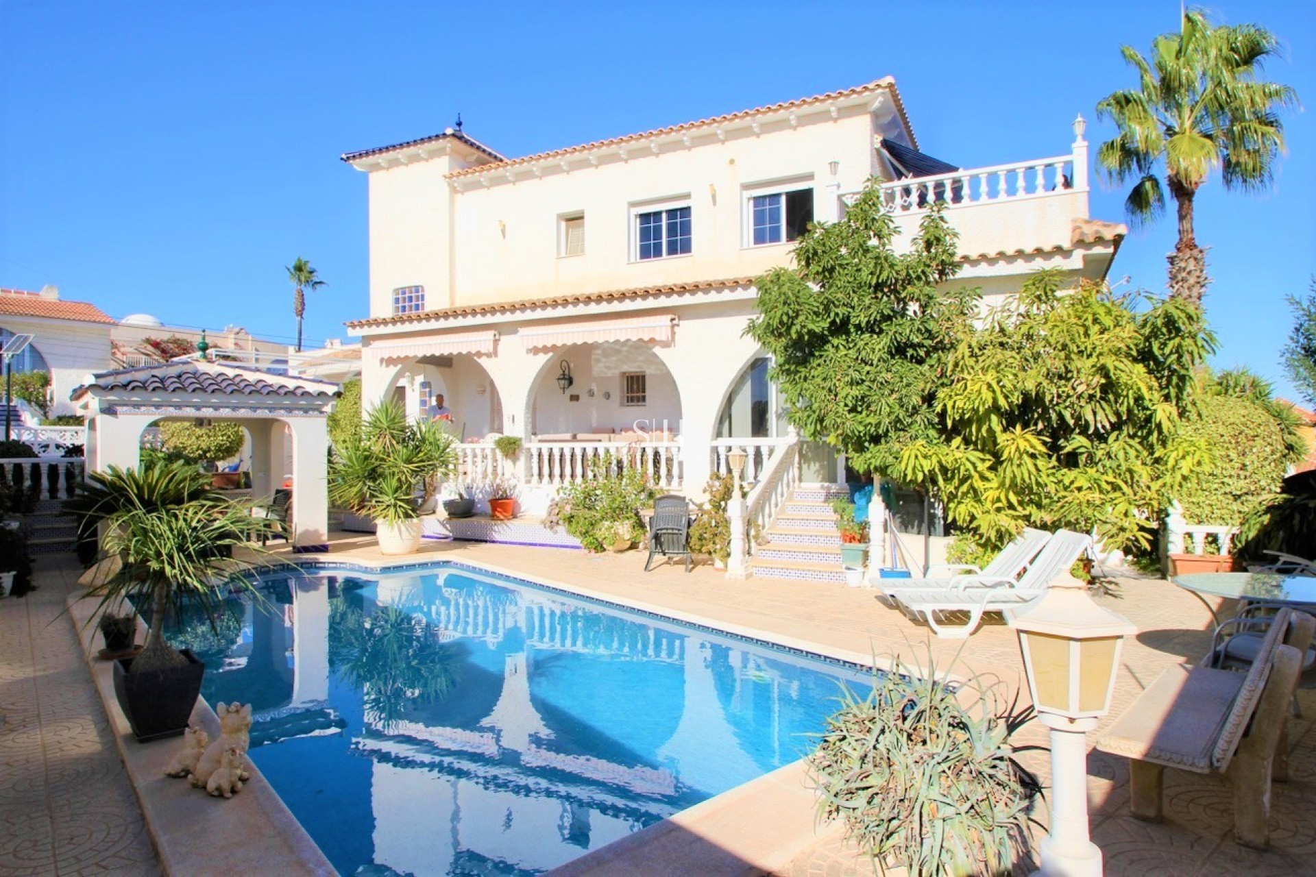 Återförsäljning - Villa - Orihuela Costa - Villamartín