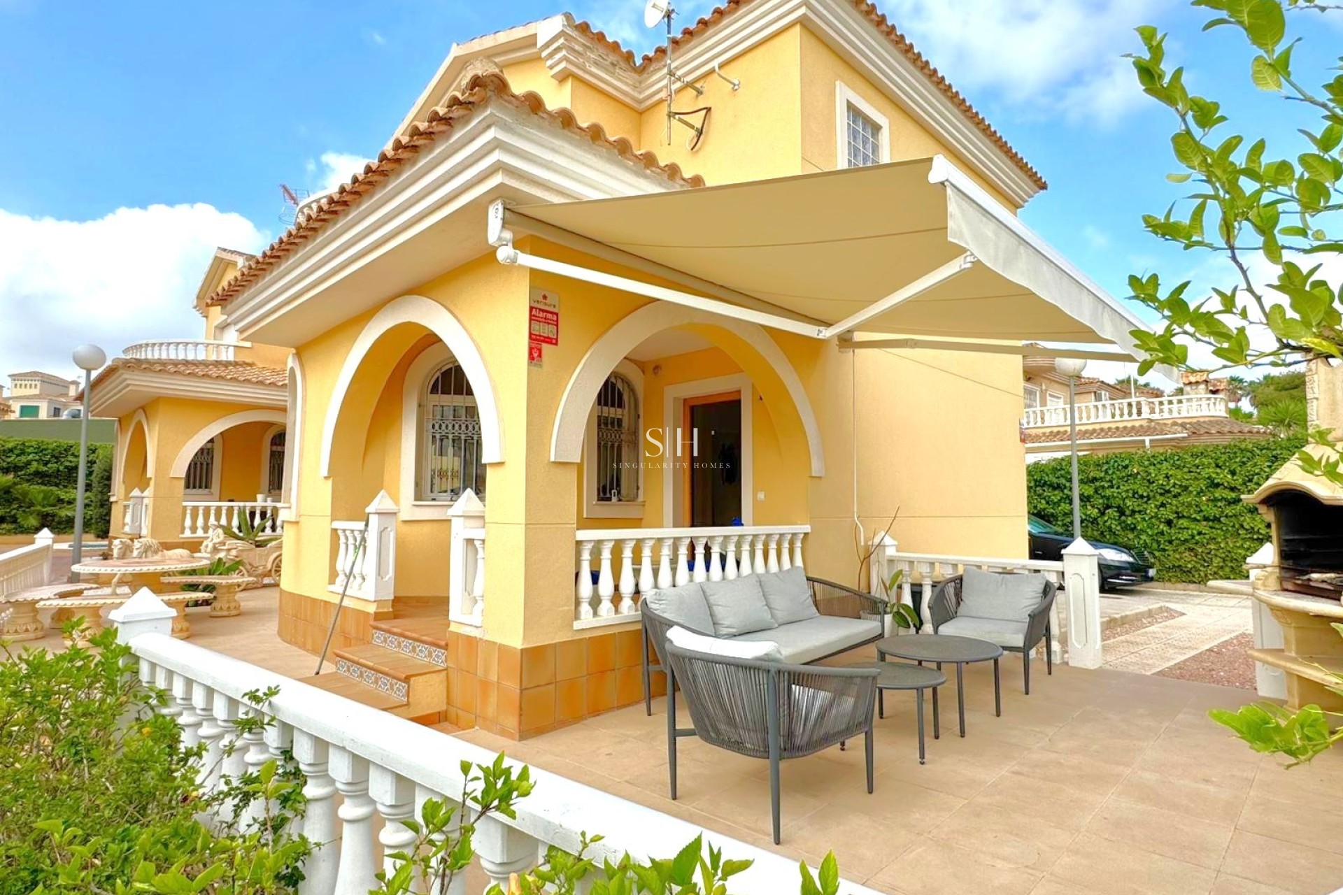 Återförsäljning - Villa - Orihuela Costa - Villamartín