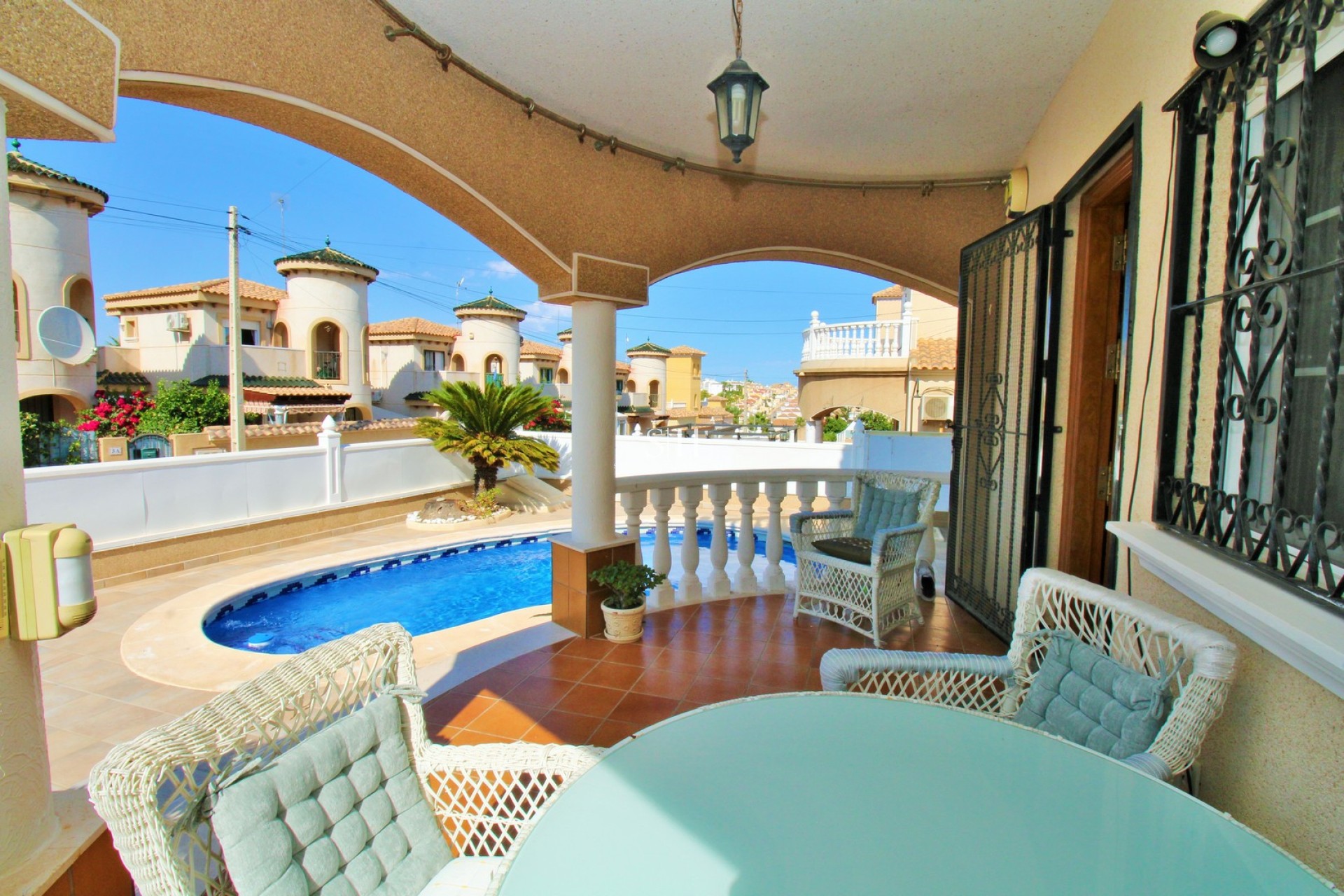 Återförsäljning - Villa - Orihuela Costa - Villamartin