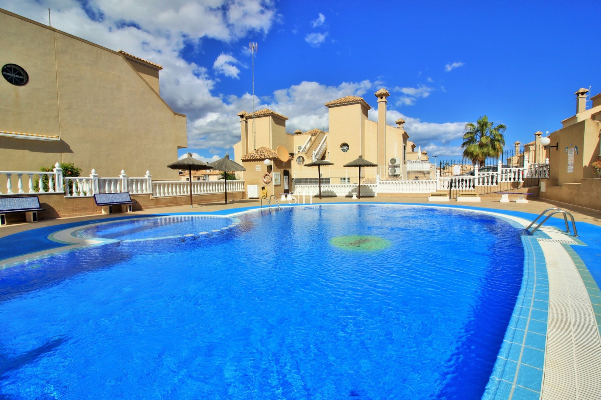 Återförsäljning - Villa - Orihuela Costa - Villamartin