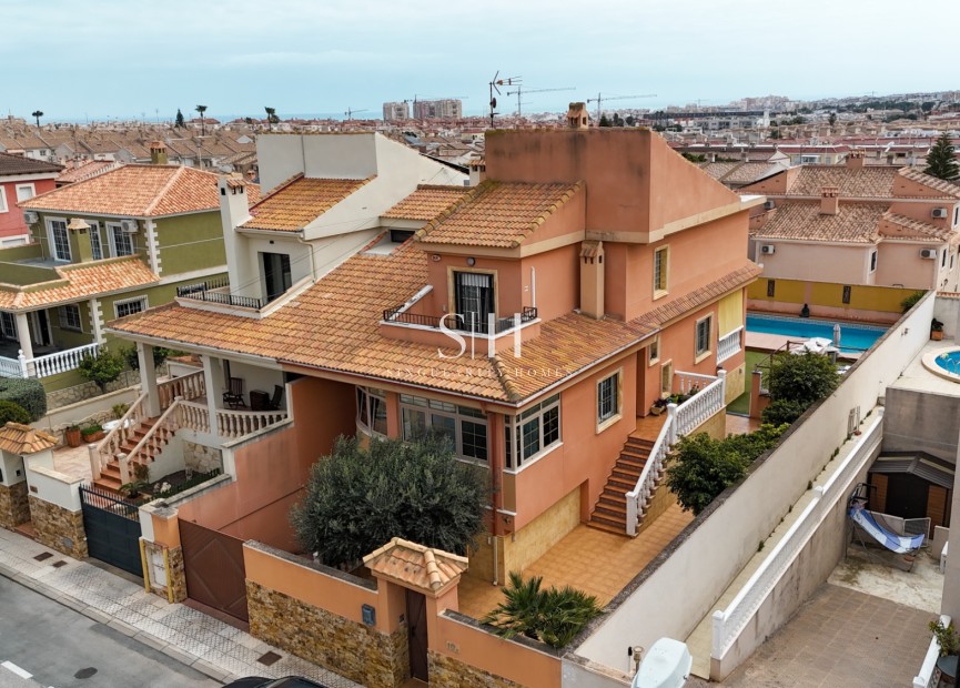 Återförsäljning - Villa - Torrevieja - Aguas nuevas 1