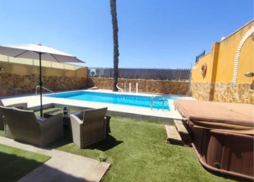 Återförsäljning - Villa - Torrevieja - aguas nuevas