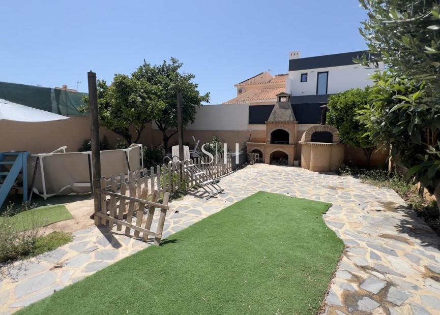 Återförsäljning - Villa - Torrevieja - aguas nuevas