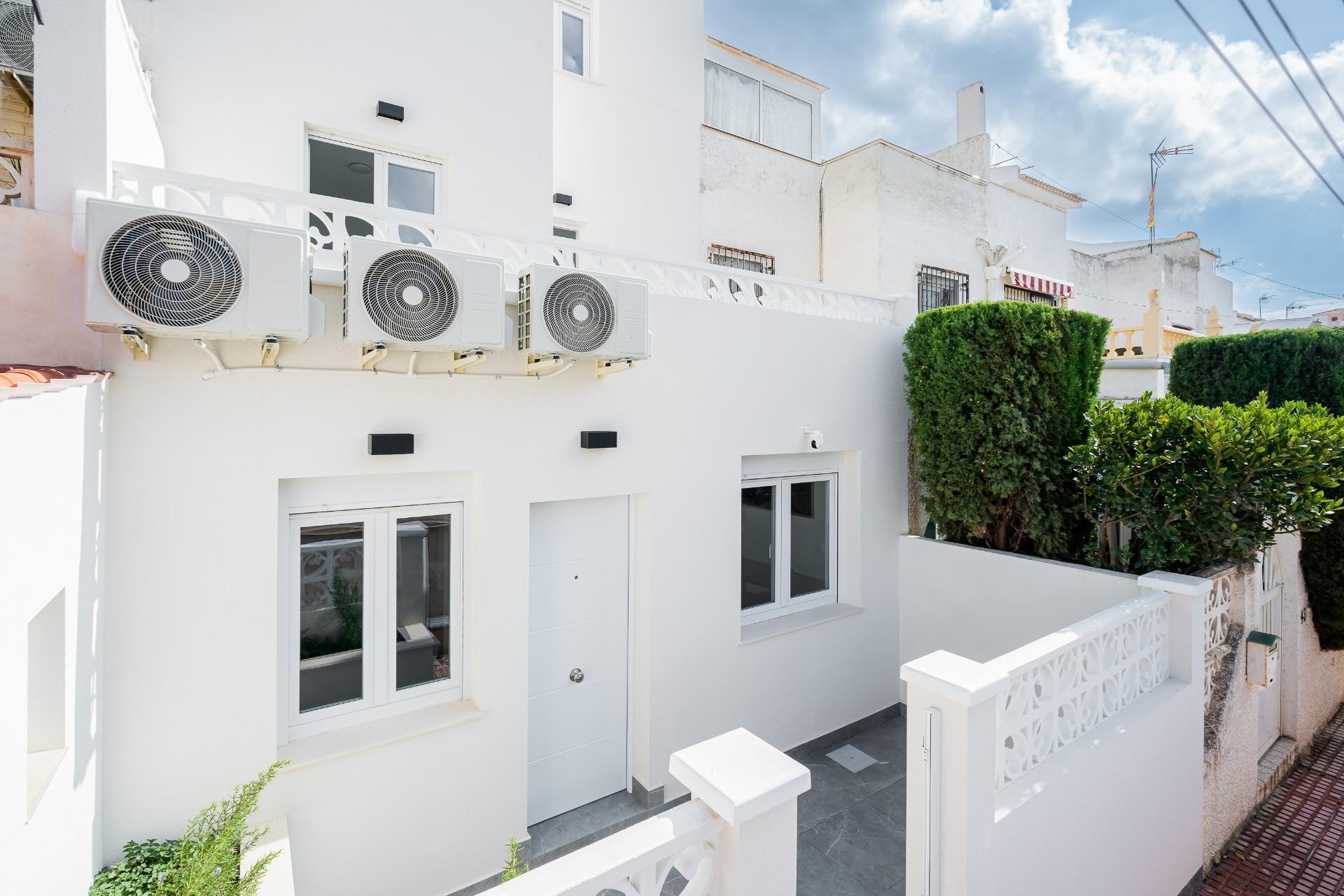 Återförsäljning - Villa - Torrevieja - Calas Blanca