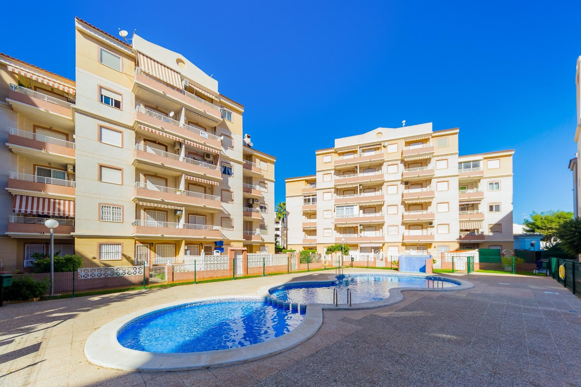 Återförsäljning - Villa - Torrevieja - Calas Blanca