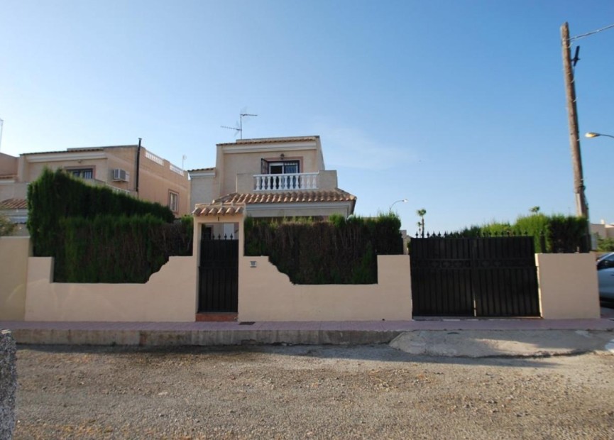 Återförsäljning - Villa - Torrevieja - La Siesta - El Salado - Torreta