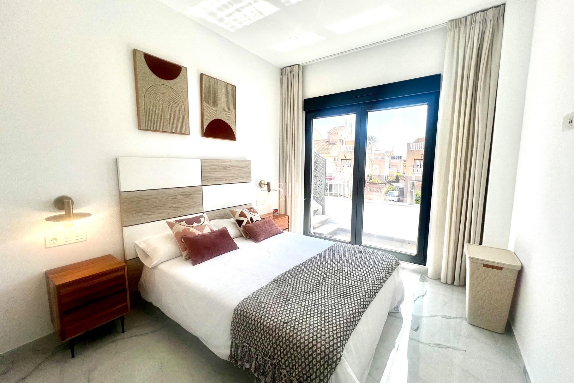 Återförsäljning - Villa - Torrevieja - La Siesta - El Salado - Torreta