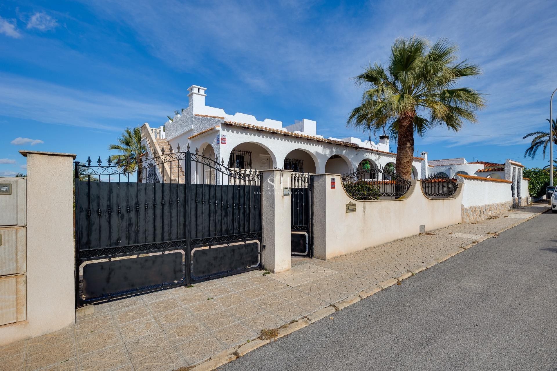 Återförsäljning - Villa - Torrevieja - La Siesta - El Salado - Torreta