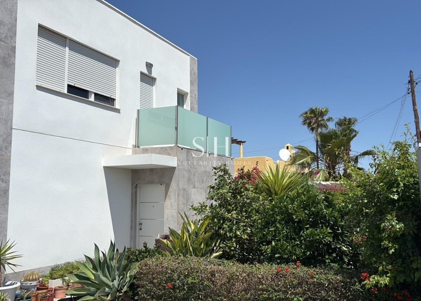Återförsäljning - Villa - Torrevieja - La Siesta - El Salado - Torreta