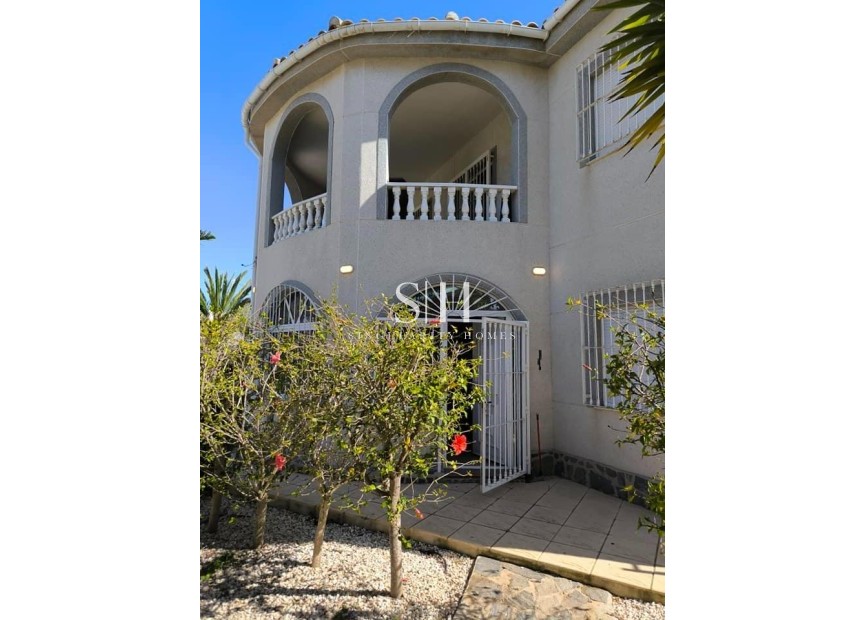 Återförsäljning - Villa - Torrevieja - La siesta