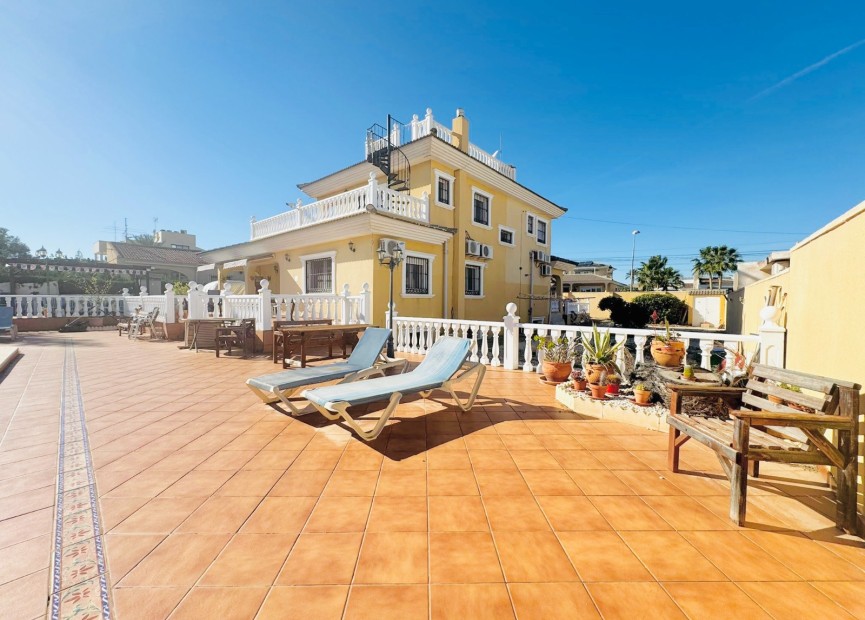 Återförsäljning - Villa - Torrevieja - Los Balcones - Los Altos del Edén